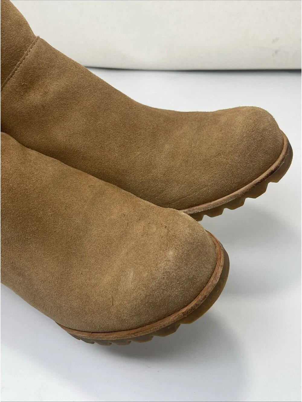 UGG Seyline Women Tan Suede Wedge Booties Shearling Lined Size 9